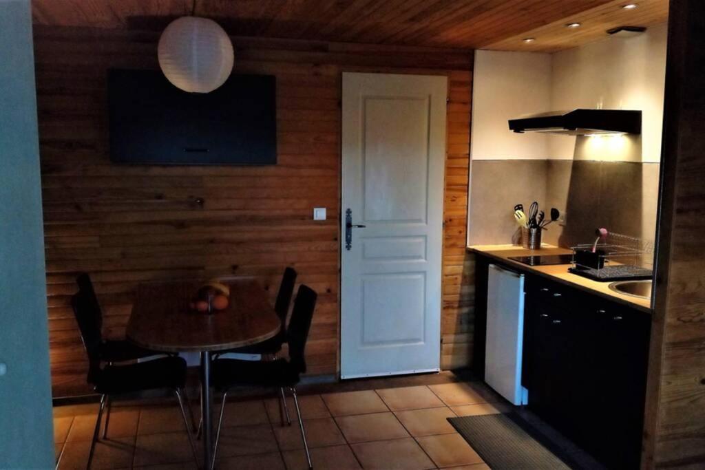 Studio 32M2 - Dans Propriete Avec Vue Imprenable Sur Le Lac Du Salagou Liausson ภายนอก รูปภาพ